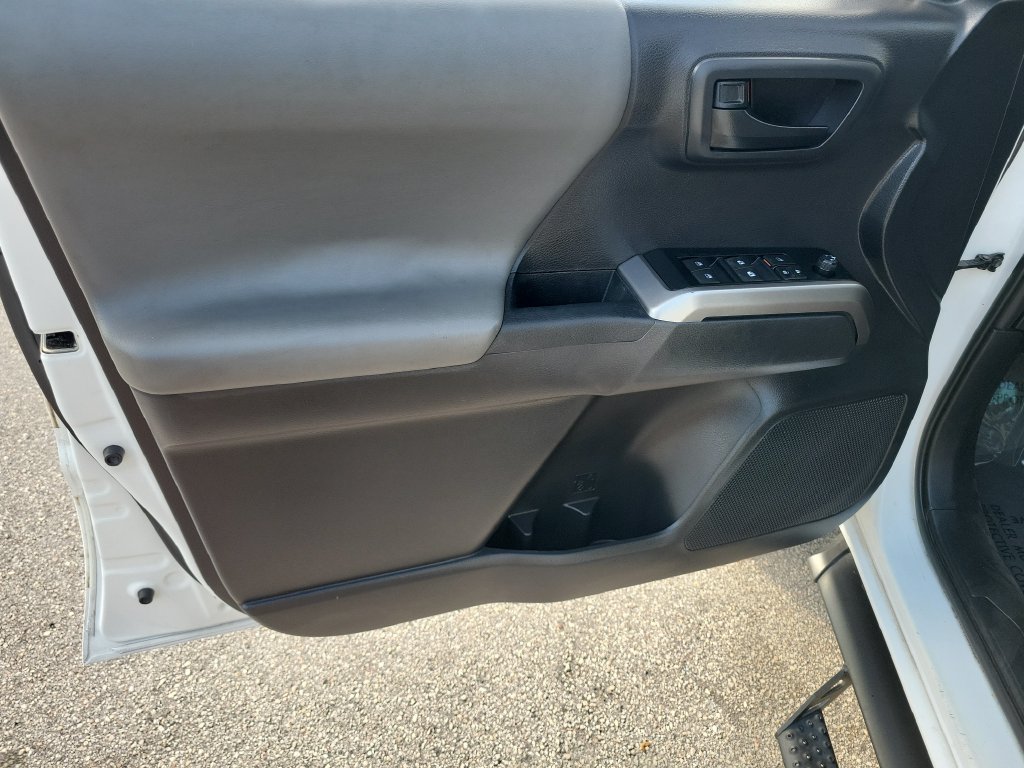 Certified 2023 Toyota Tacoma SR5 AWD/4WD image 19