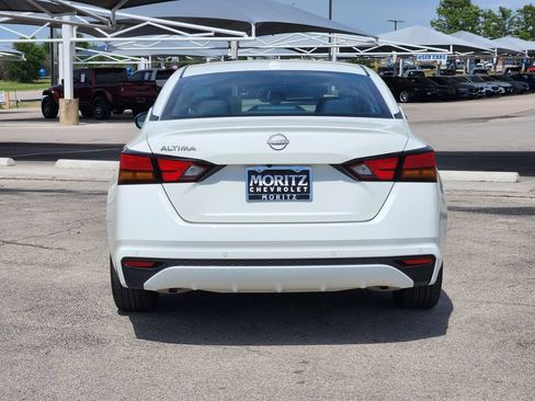 Used 2025 Nissan Altima 2.5 SV FWD image 6