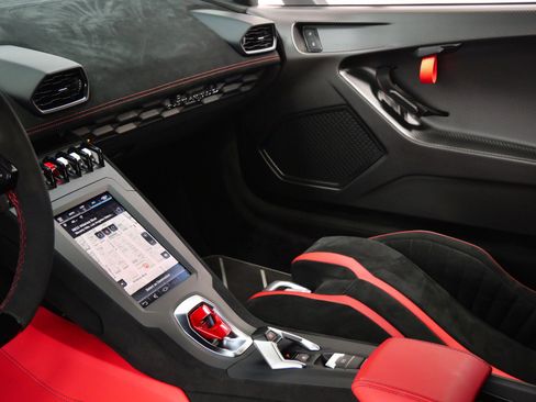 Used 2022 Lamborghini Huracan STO RWD image 23