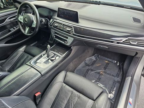 Used 2020 BMW 750i xDrive w/ Executive Package image 11