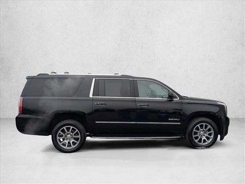 Used 2020 GMC Yukon XL Denali image 4