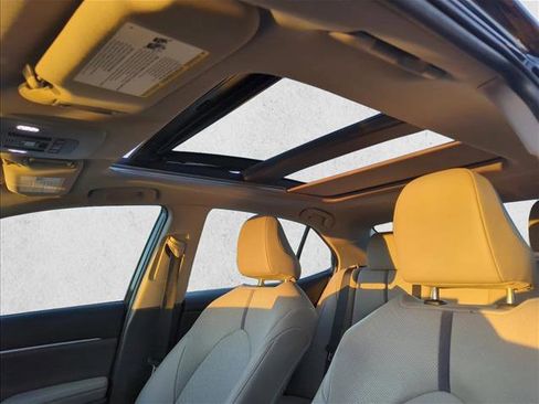 Used 2022 Toyota Camry XLE image 23