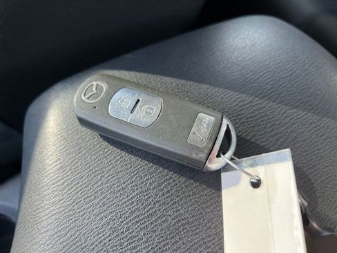 Used 2015 MAZDA MAZDA3 i Sport image 29