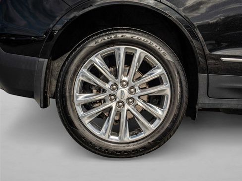 Used 2017 Cadillac XT5 Platinum AWD/4WD image 13