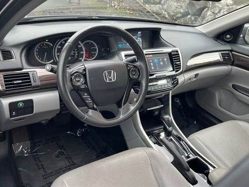 Certified 2017 Honda Accord EX-L image 14