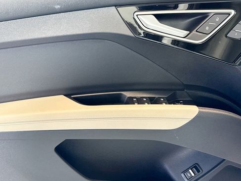 Used 2025 Audi Q4 e-tron Premium Plus image 17