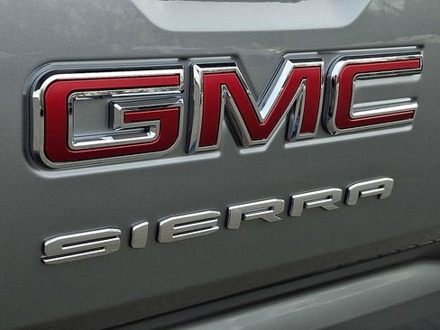 New 2026 GMC Sierra 1500 SLE image 22