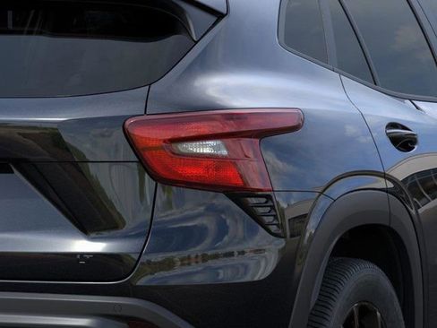 New 2026 Chevrolet Trax LT w/ Driver Confidence Package FWD image 11