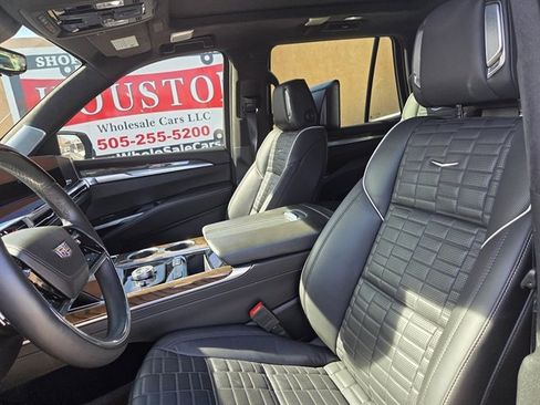 Used 2025 Cadillac Escalade Sport Platinum w/ LPO, ONYX Package image 8