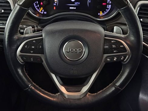 Used 2017 Jeep Grand Cherokee Overland w/ Jeep Active Safety Group image 11