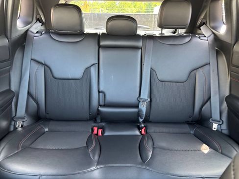 Used 2025 Jeep Compass Trailhawk AWD/4WD image 38
