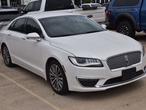 Used 2019 Lincoln MKZ Premiere image 4