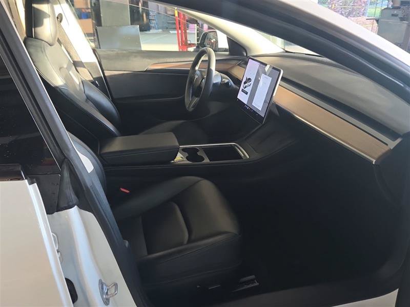Used 2021 Tesla Model 3 Standard Range Plus RWD image 7