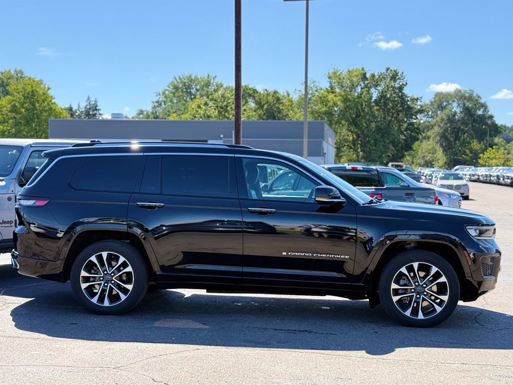 Used 2023 Jeep Grand Cherokee L Overland AWD/4WD image 37