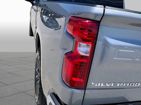 Used 2024 Chevrolet Silverado 1500 LT w/ Z71 Off-Road Package AWD/4WD image 28