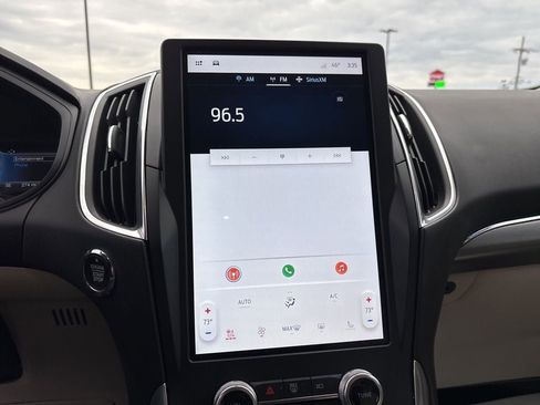 Used 2023 Ford Edge Titanium image 10