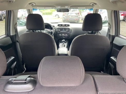 Used 2017 Kia Soul FWD image 27