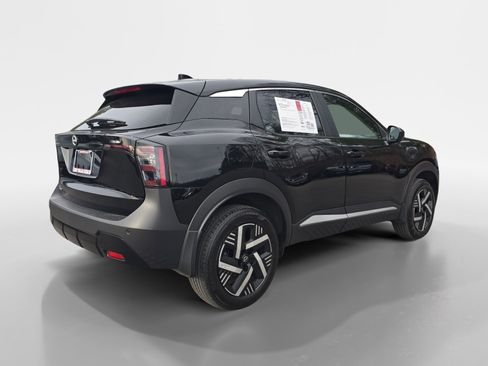 Certified 2025 Nissan Kicks SV image 5