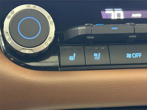 Used 2022 Toyota Tundra 1794 Edition image 32