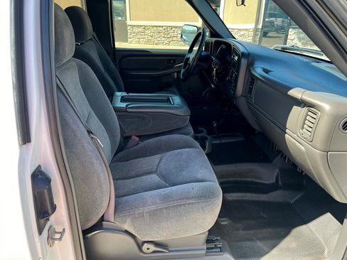 Used 2005 Chevrolet Silverado 3500 4x4 Extended Cab w/ Snow Plow Prep Package image 14