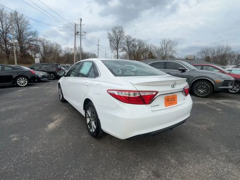Used 2016 Toyota Camry SE image 6