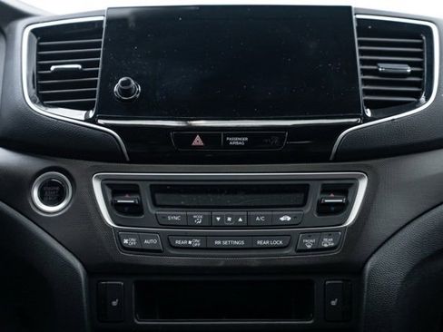 Used 2022 Honda Pilot TrailSport image 18