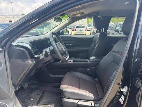 Used 2025 Nissan Kicks SR AWD/4WD image 10