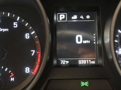 Used 2017 Hyundai Santa Fe Sport AWD/4WD image 16