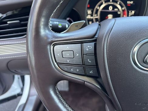 Used 2018 Lexus LS 500 w/ Accessory Package (Z2) image 29