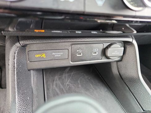 Used 2025 Honda Civic Sport image 24