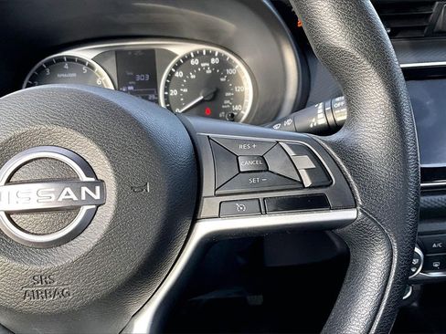 Used 2022 Nissan Kicks S image 16