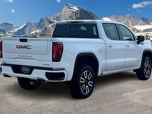 Used 2024 GMC Sierra 1500 AT4 w/ AT4 Preferred Package AWD/4WD image 2