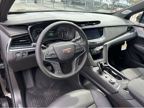 New 2025 Cadillac XT5 Premium Luxury image 5