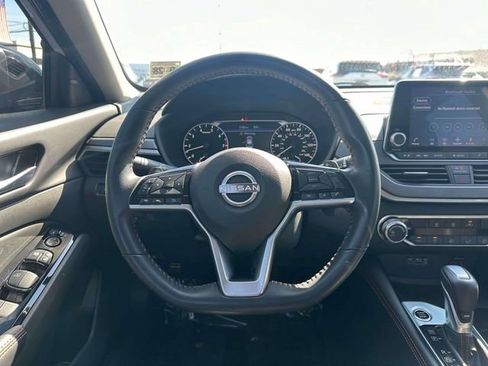 Used 2024 Nissan Altima 2.5 SR FWD image 16