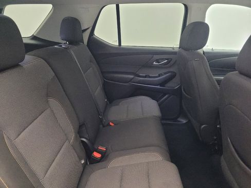 Used 2021 Chevrolet Traverse LS FWD image 19