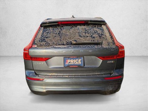 Used 2022 Volvo XC60 B5 Momentum w/ Advanced Package image 7