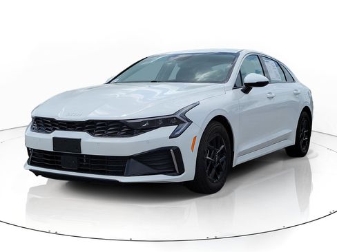 Used 2025 Kia K5 LXS image 3