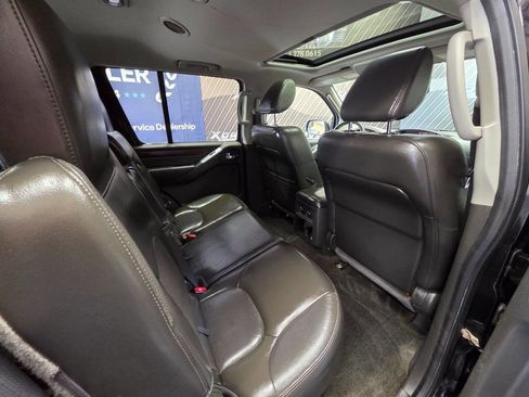 Used 2012 Nissan Pathfinder LE image 28