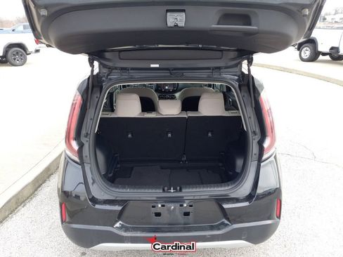 Used 2023 Kia Soul LX w/ LX Technology Package image 9