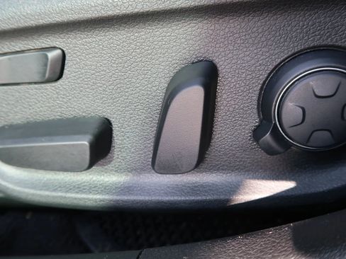 Used 2021 Genesis G70 3.3T image 29