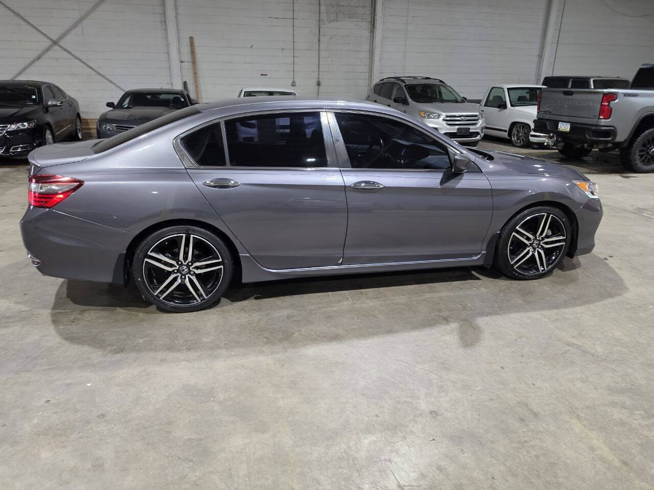 Used 2016 Honda Accord Sport image 14