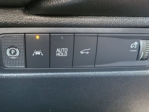 Certified 2026 Chevrolet Equinox EV RS FWD image 18