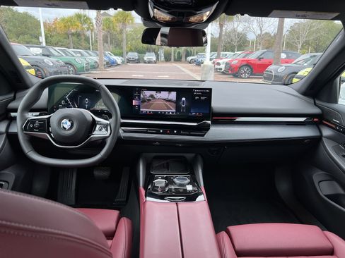 Used 2025 BMW 530i image 29