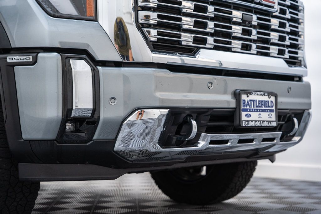 Used 2025 GMC Sierra 3500 Denali w/ Denali Reserve Package AWD/4WD image 15