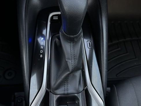 Used 2021 Toyota Corolla LE image 13