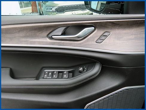 New 2026 Jeep Grand Cherokee L Limited AWD/4WD image 13