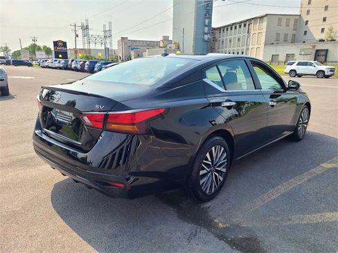 Used 2023 Nissan Altima 2.5 SV image 7
