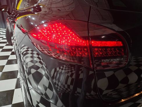 Used 2013 Porsche Cayenne GTS image 97