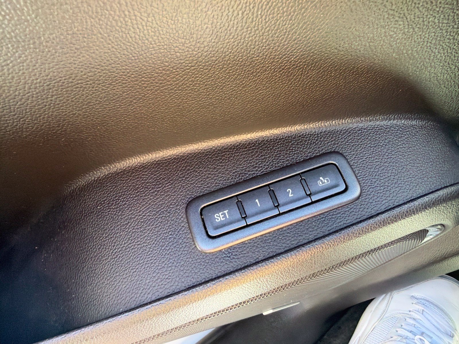 Used 2016 GMC Yukon SLT AWD/4WD image 20