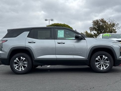 Used 2026 Chevrolet Equinox LT w/ Convenience Package II image 4